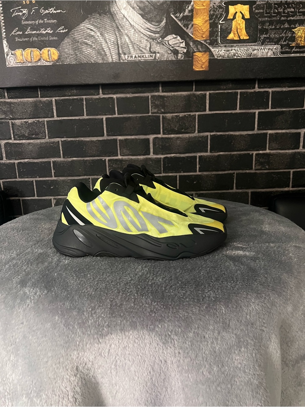 Adidas Yeezy Boost 700 MNVN Phosphor 2020